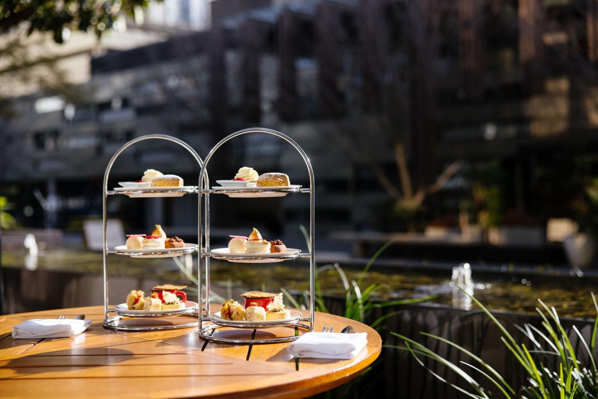 The Westin Perth Hotel Екстериор снимка Afternoon tea at the InterContinental Sydney