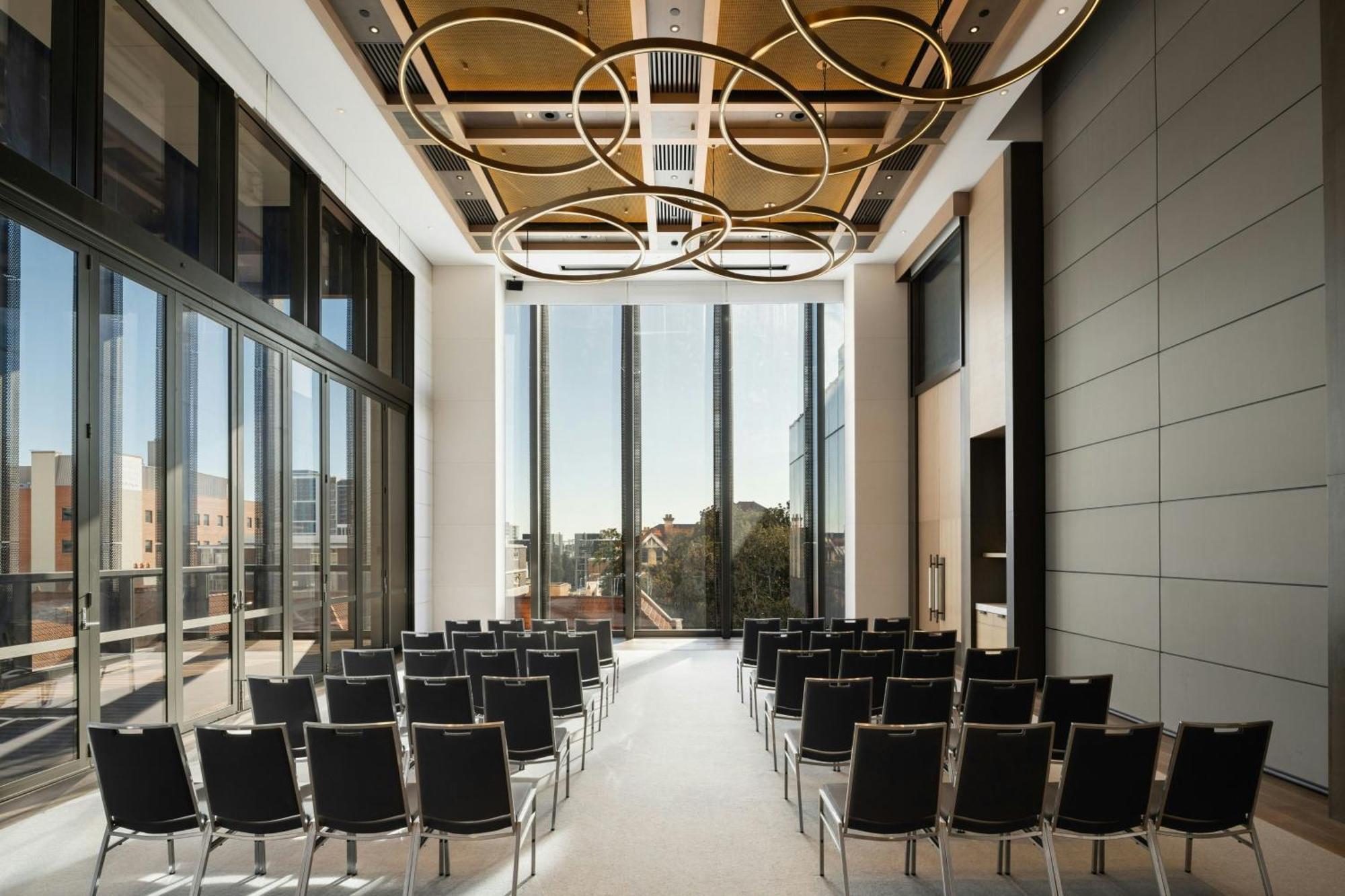 The Westin Perth Hotel Екстериор снимка The 30th floor of the building is a private club for residents.